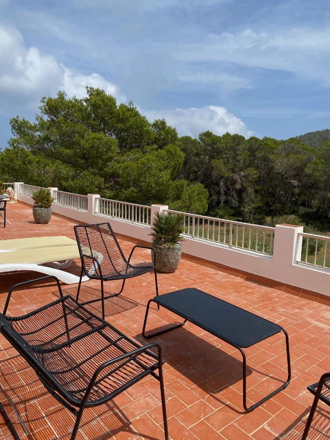 Hostal Restaurante Pou Des Lleo Sant Carles de Peralta Rom bilde
