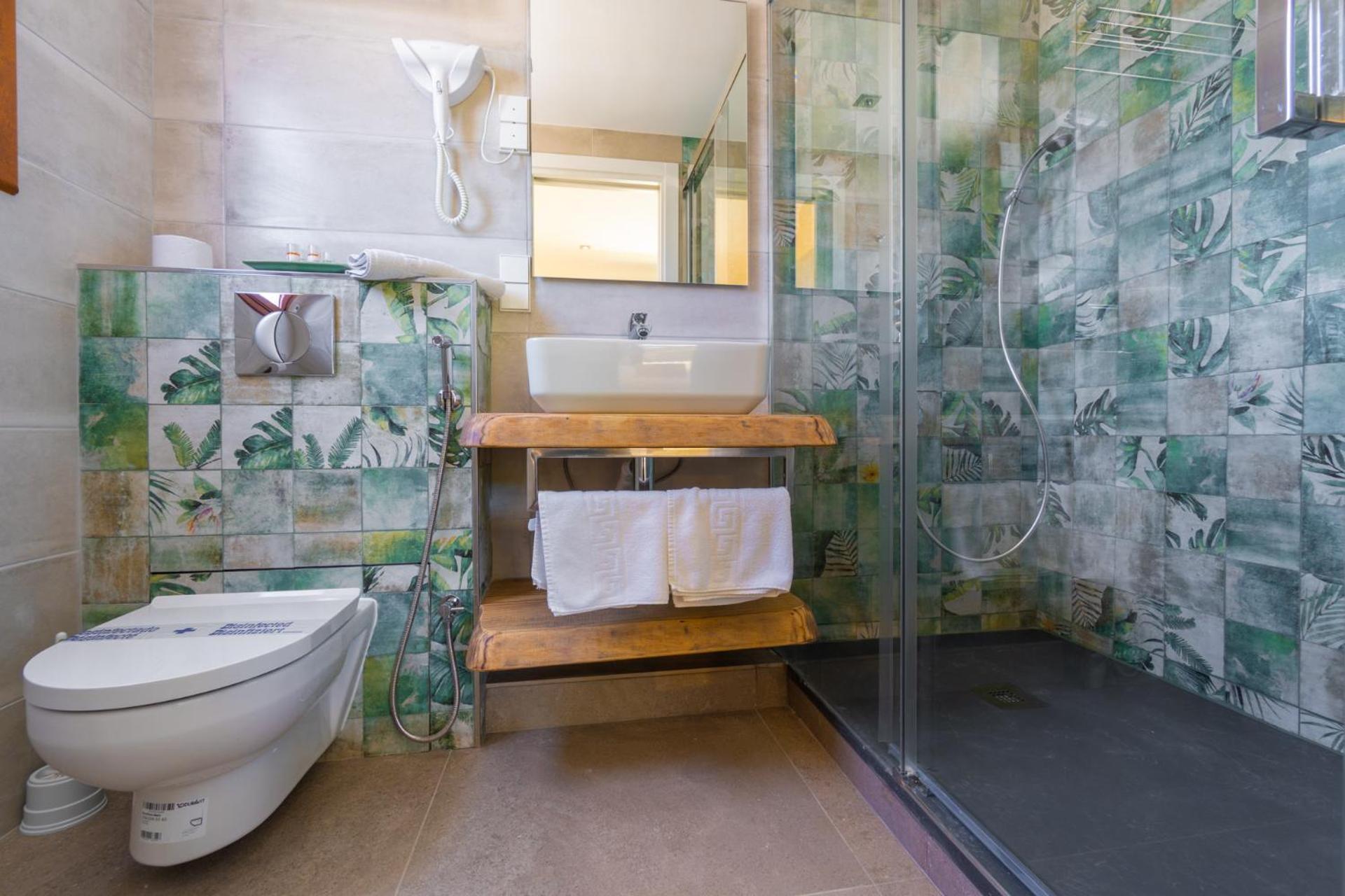 Hostal Restaurante Pou Des Lleo Sant Carles de Peralta Rom bilde